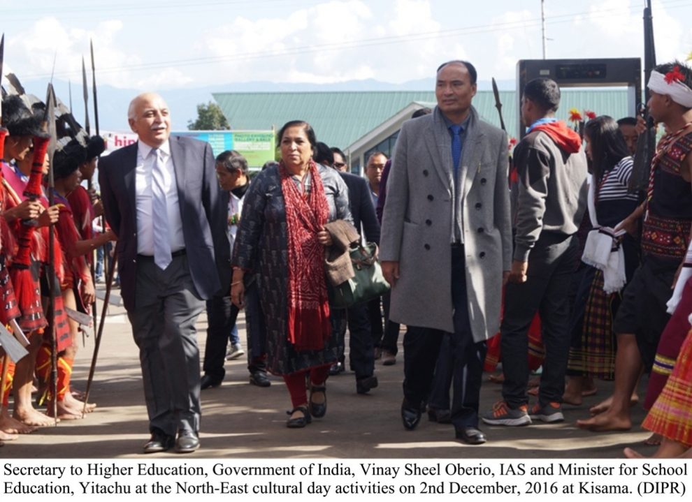 Hornbill Festival laga N-E Cultural day activities loi thaka homoi te ahikene thaka Secretary to Higher Education, Government of India, Vinay Sheel Oberio, IAS aru Minister for School Education, Yitachu laga noksha.