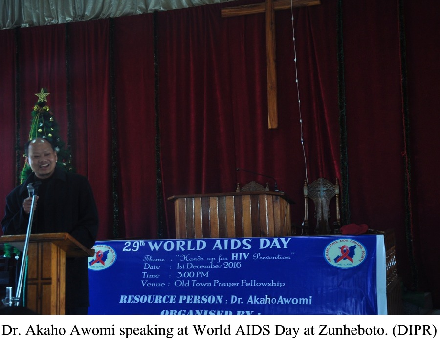 Zunheboto te Dr. Akaho Awomi pora World AIDS Day te kotha kori thaka homoi te lua noksha.